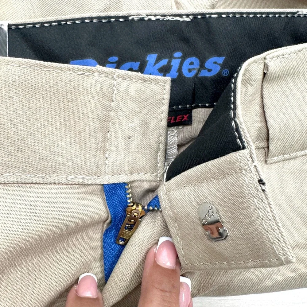 Tilly's Dickies Mens 30x32 Slim Fit‎ Khaki Chino Flex Work Utility Durable Pants